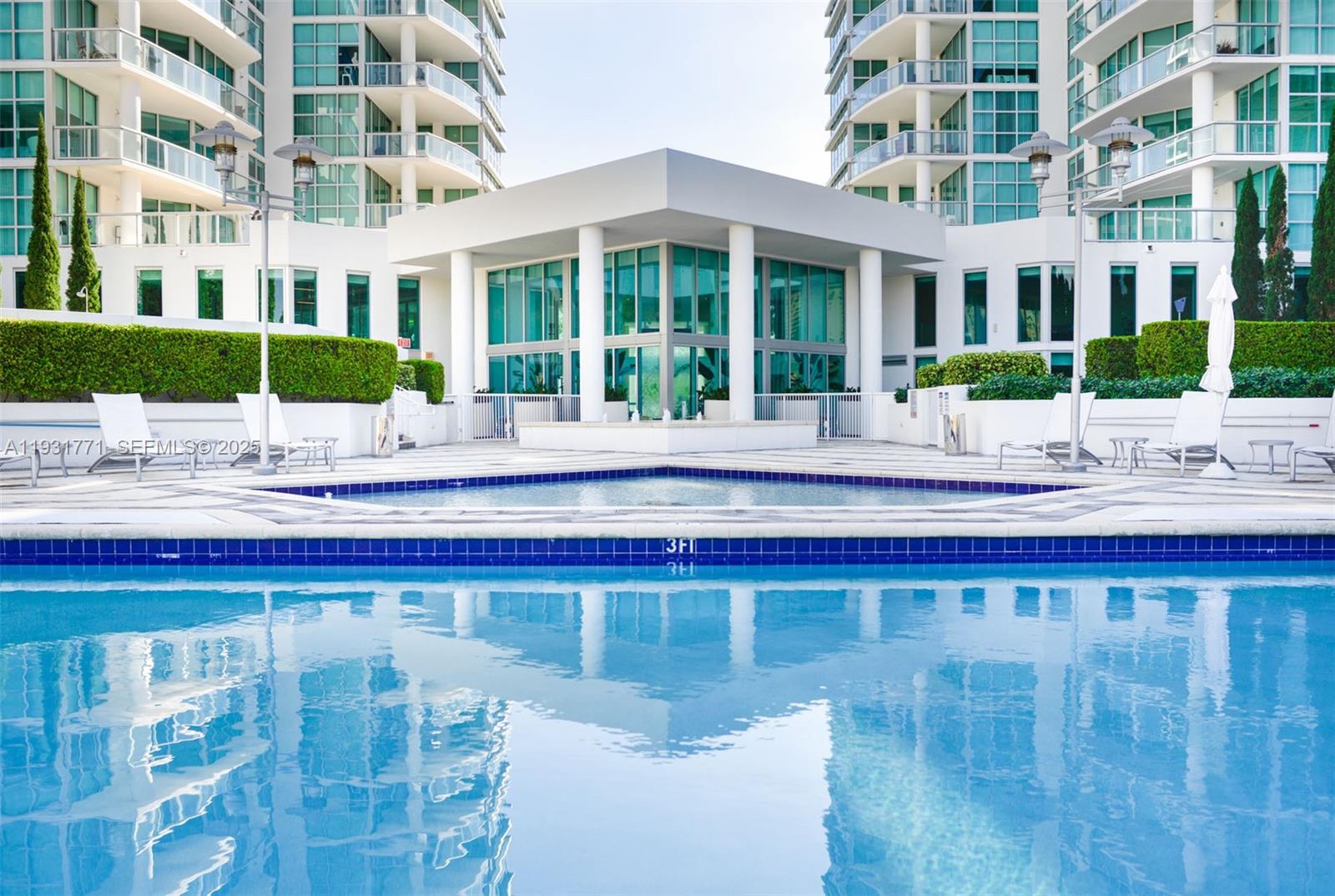 3131 NE 188th St # 1213 Unit: 1-1213