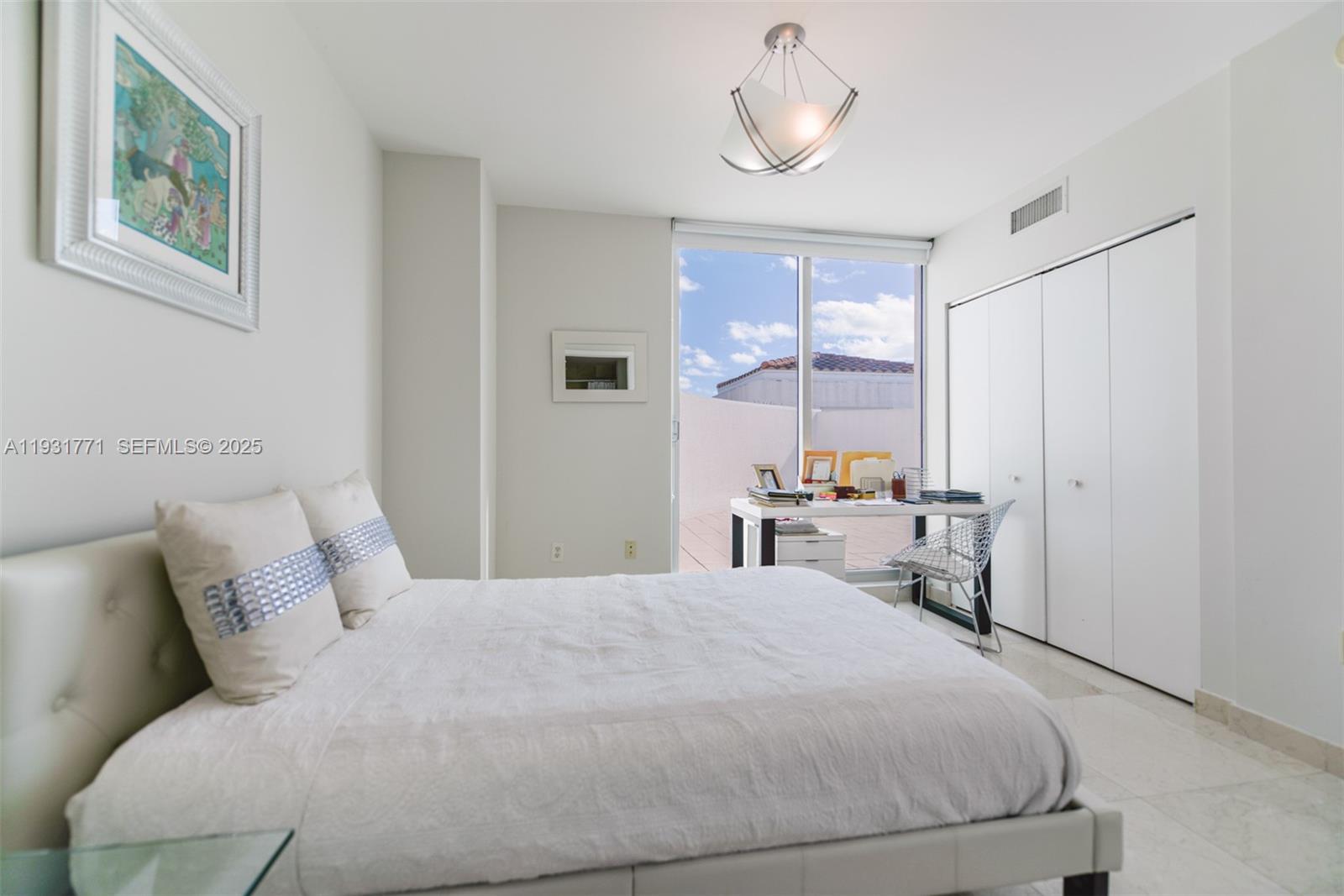 3131 NE 188th St # 1213 Unit: 1-1213