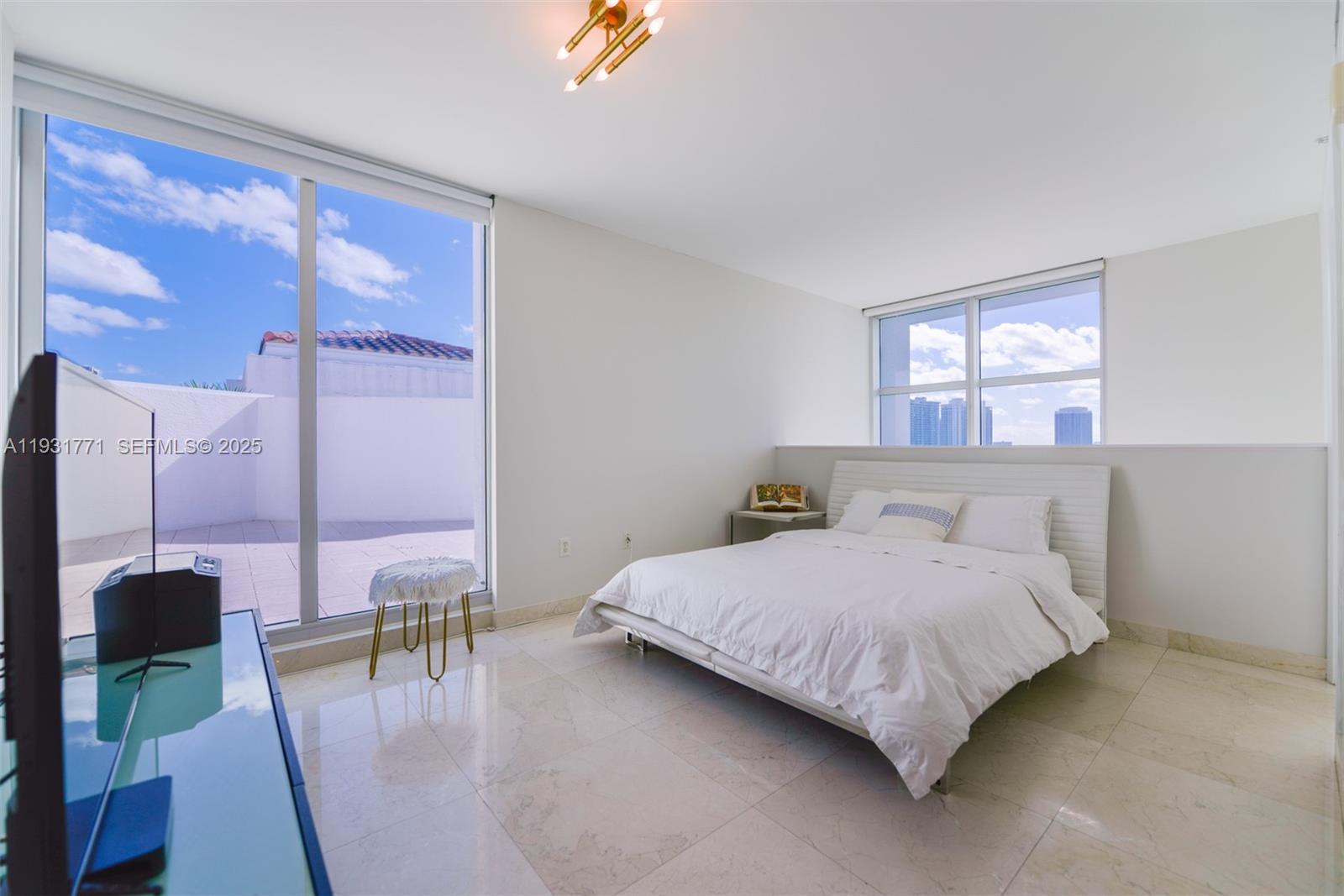 3131 NE 188th St # 1213 Unit: 1-1213