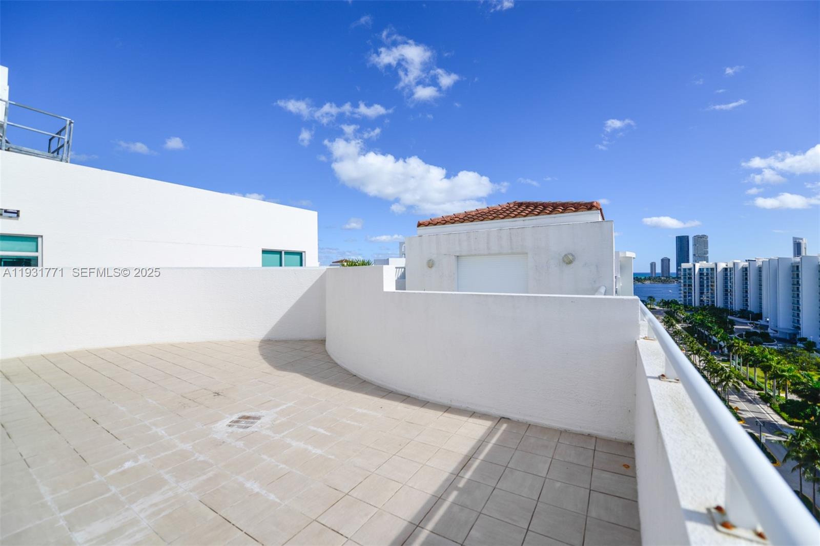 3131 NE 188th St # 1213 Unit: 1-1213