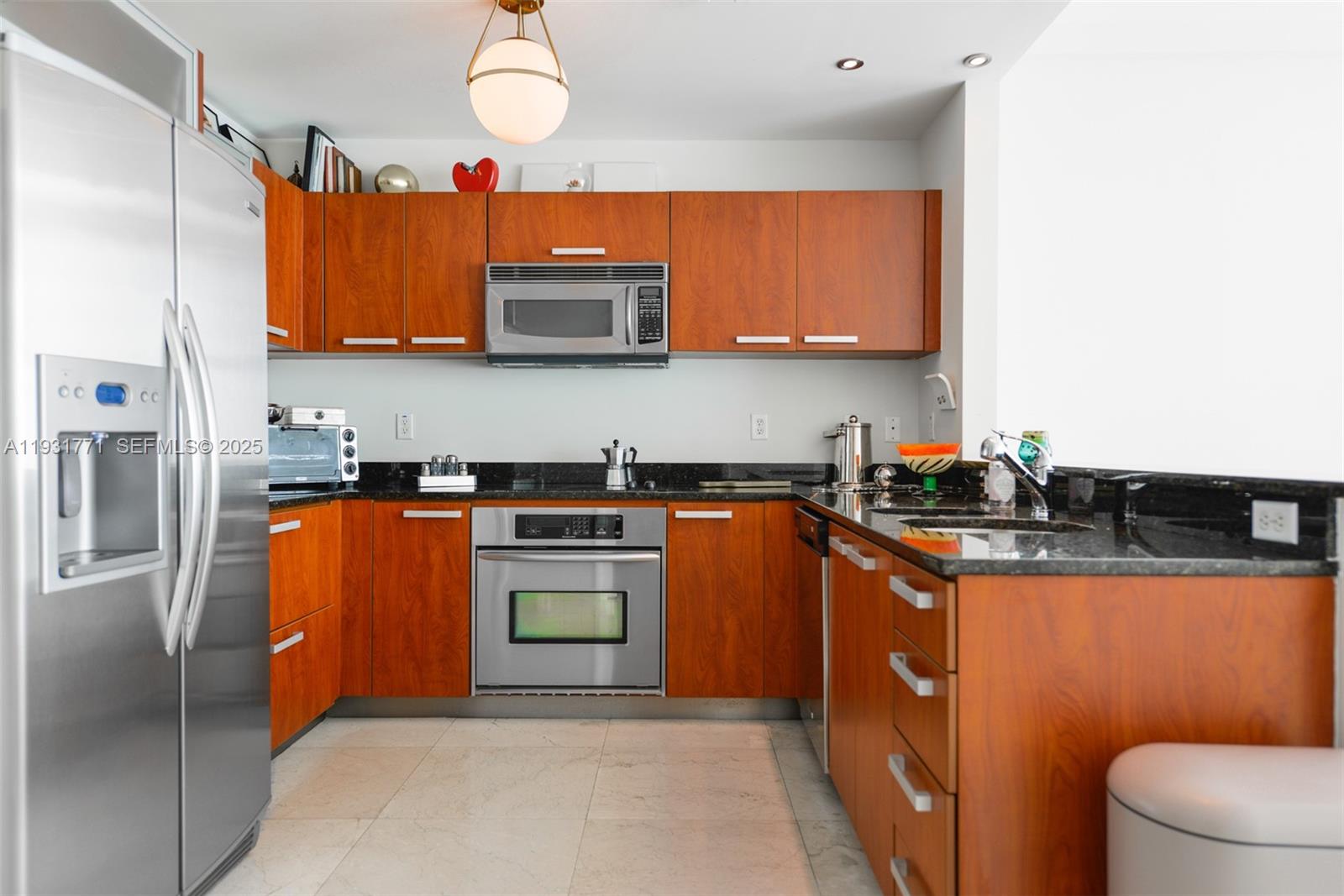 3131 NE 188th St # 1213 Unit: 1-1213