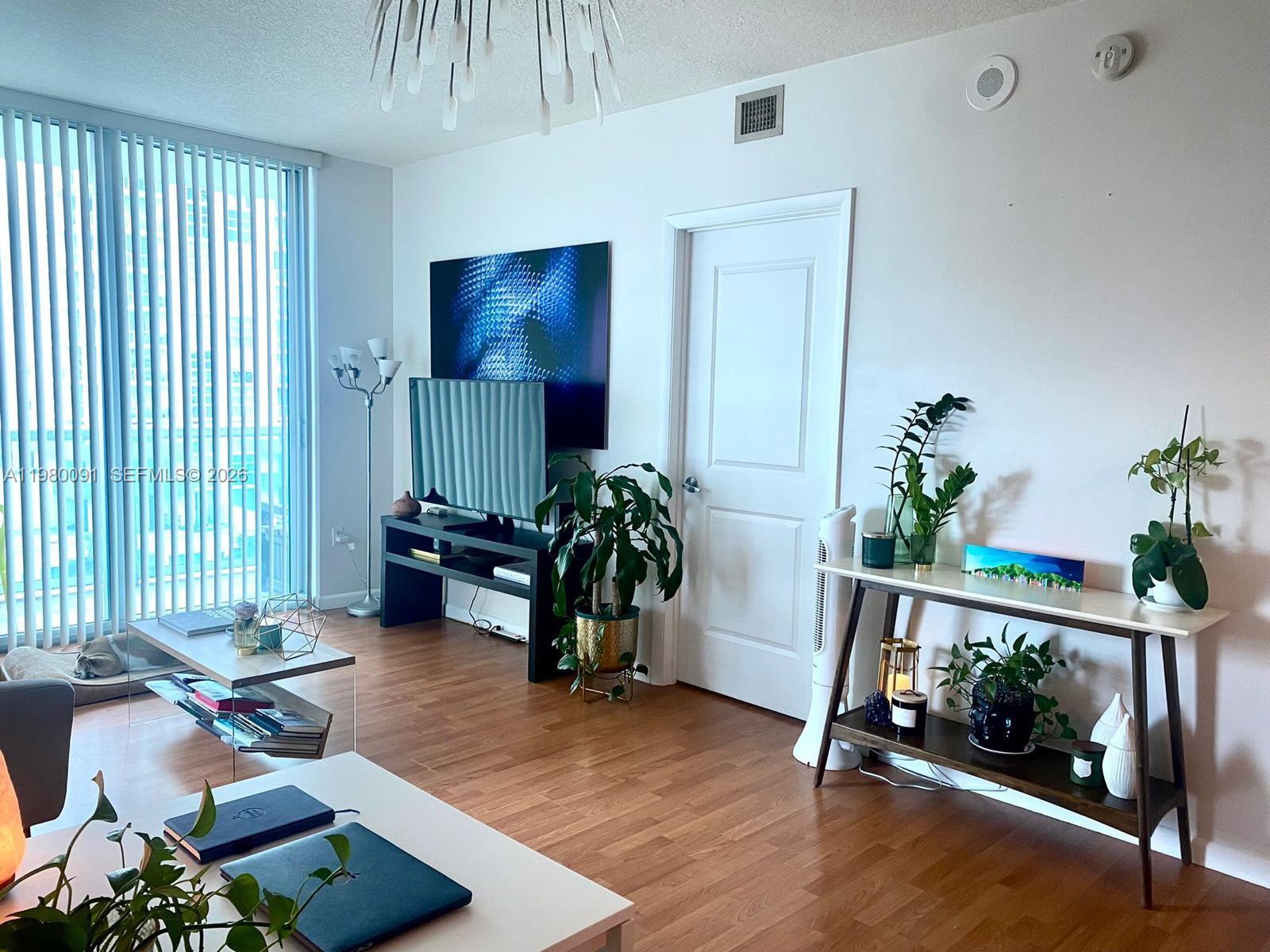 333 NE 24th St # 802