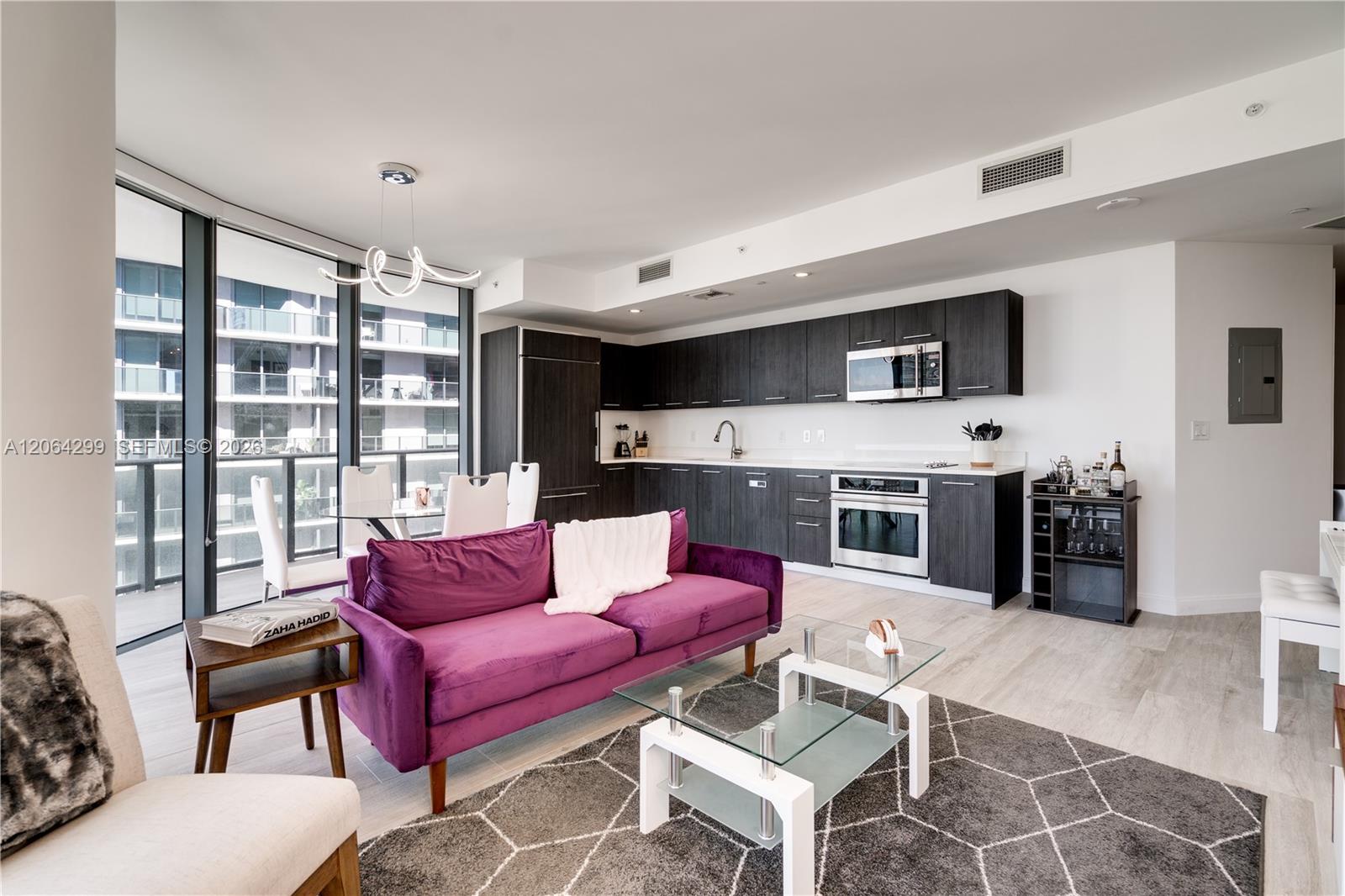 45 SW 9th St # 2306