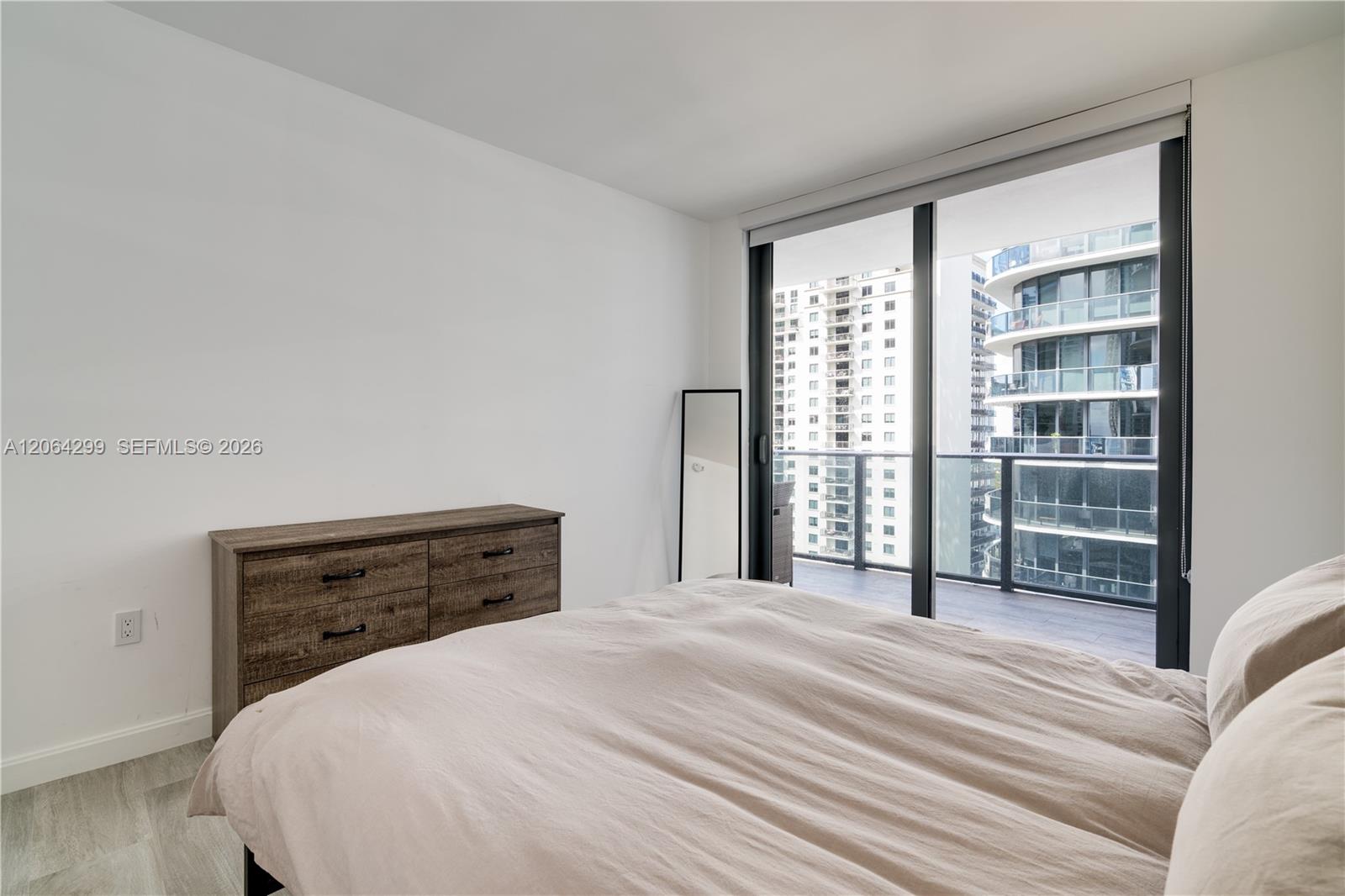45 SW 9th St # 2306