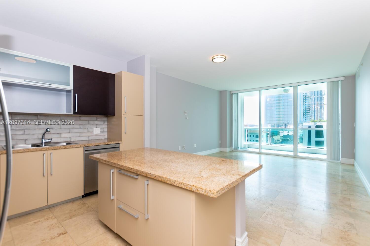 500 NE 29th St # 906