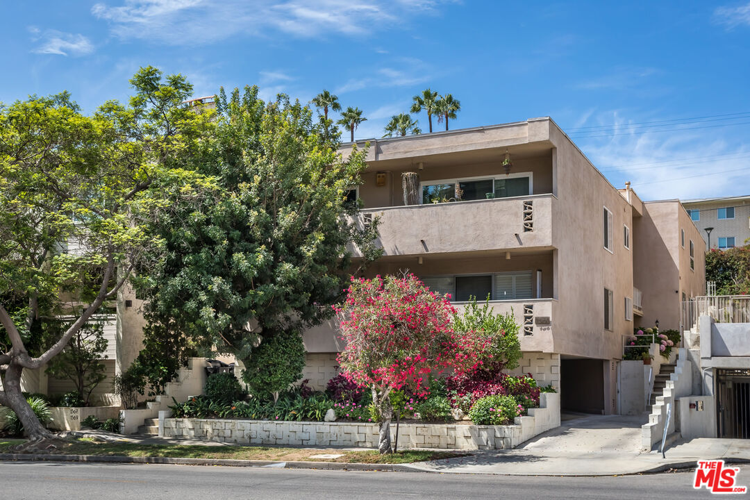 1561 Manning Ave Unit: 4