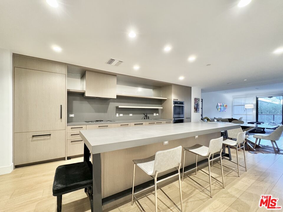 10777 Wilshire Blvd Unit: 209