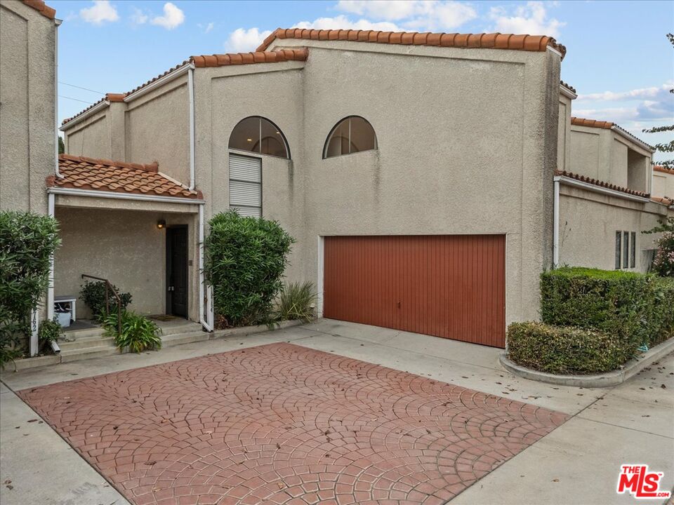 10764 National Blvd