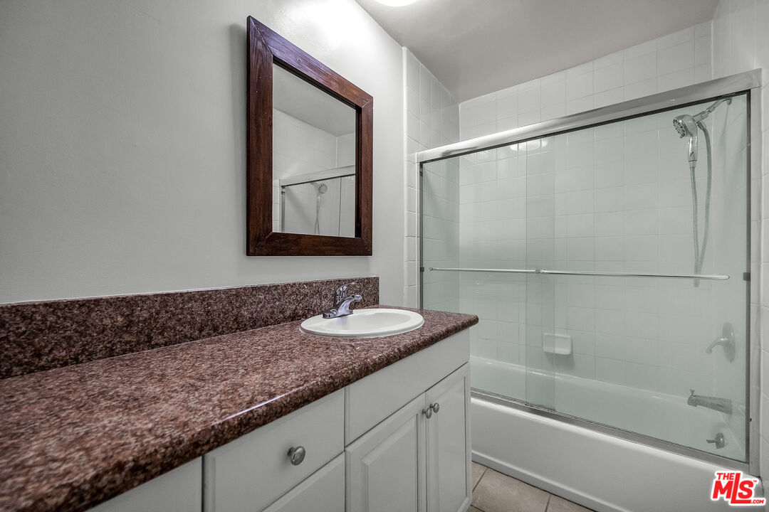 1252 11th St Unit: 101