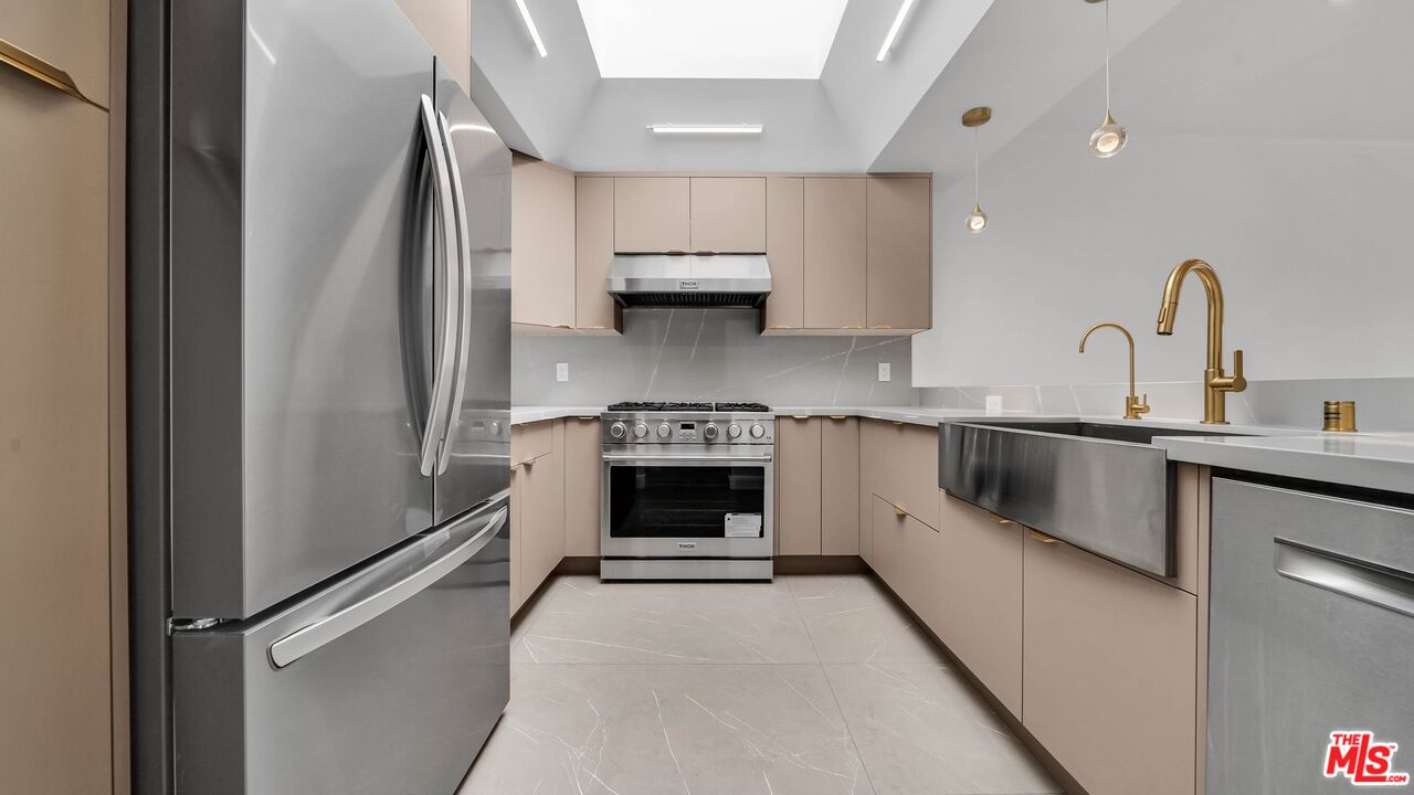 10475 Ashton Ave Unit: 302