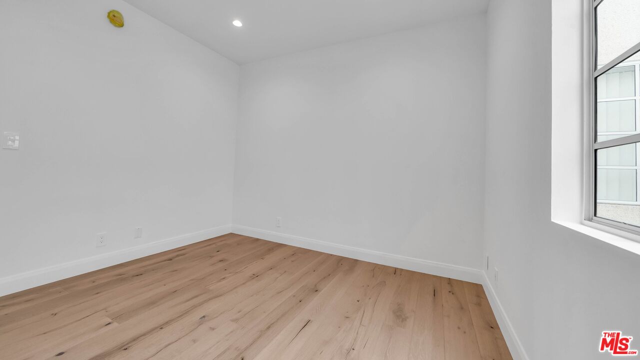 10475 Ashton Ave Unit: 302