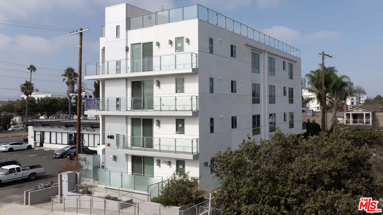 4418 S Slauson Ave Unit: 401