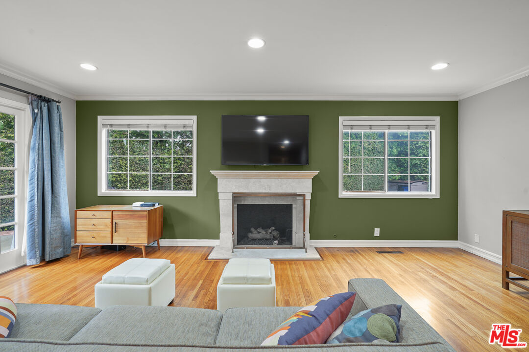 11111 Brookhaven Ave