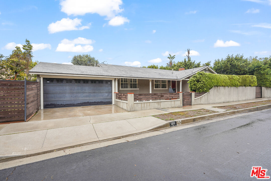 11111 Brookhaven Ave