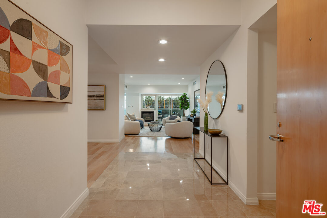 13600 Marina Pointe Dr Unit: 304