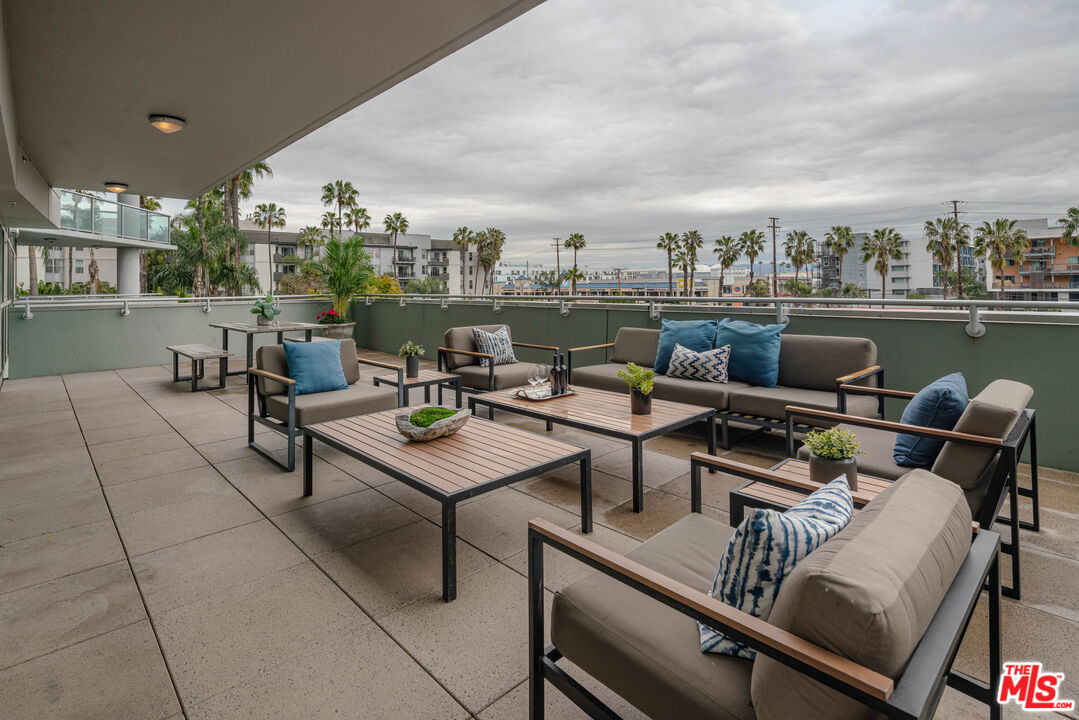 13600 Marina Pointe Dr Unit: 304
