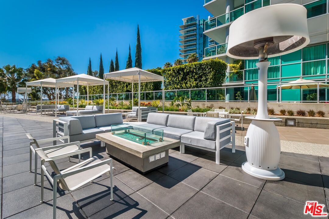 13600 Marina Pointe Dr Unit: 304