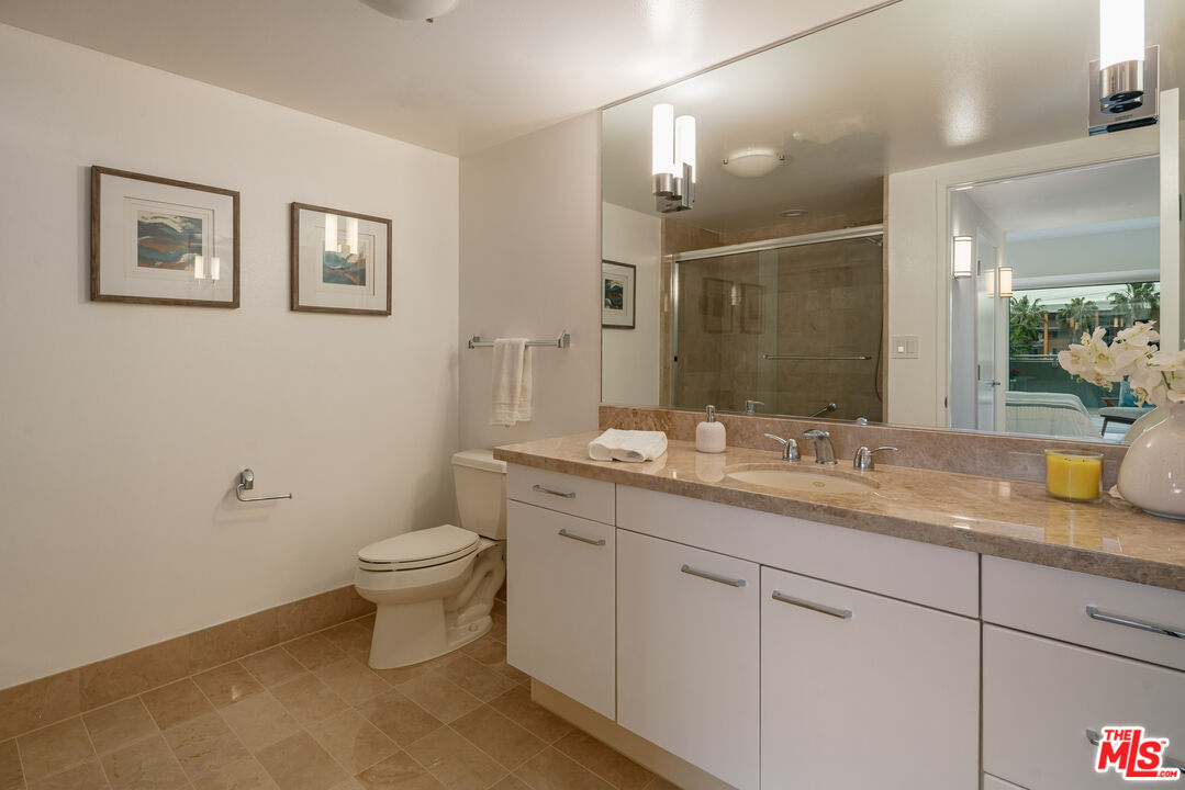 13600 Marina Pointe Dr Unit: 304