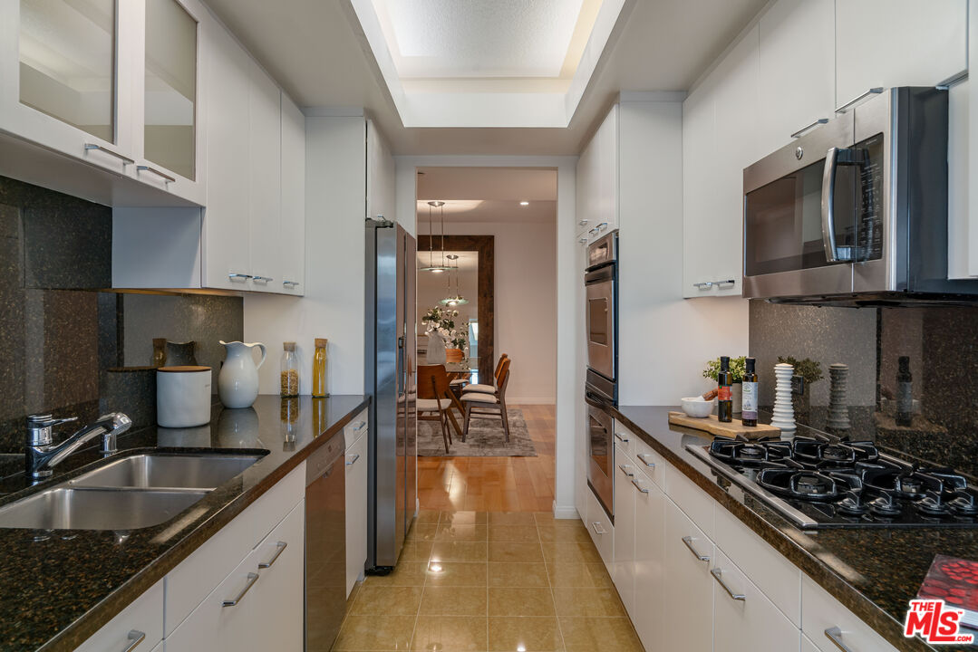 13600 Marina Pointe Dr Unit: 304