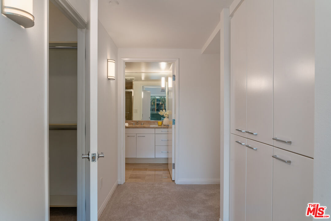 13600 Marina Pointe Dr Unit: 304