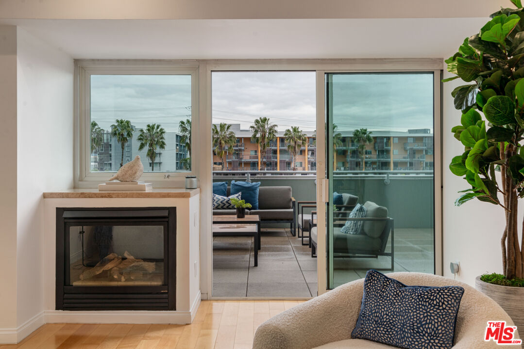 13600 Marina Pointe Dr Unit: 304