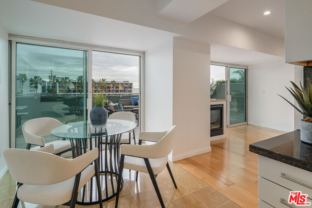 13600 Marina Pointe Dr Unit: 304