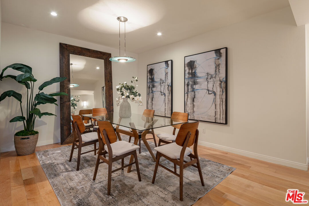 13600 Marina Pointe Dr Unit: 304