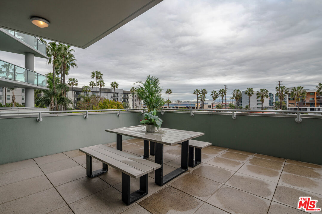 13600 Marina Pointe Dr Unit: 304
