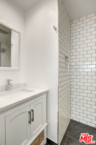 11823 AVON WAY Unit: 104