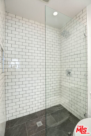 11823 AVON WAY Unit: 104