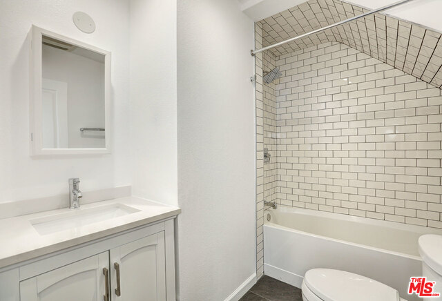 11823 AVON WAY Unit: 104