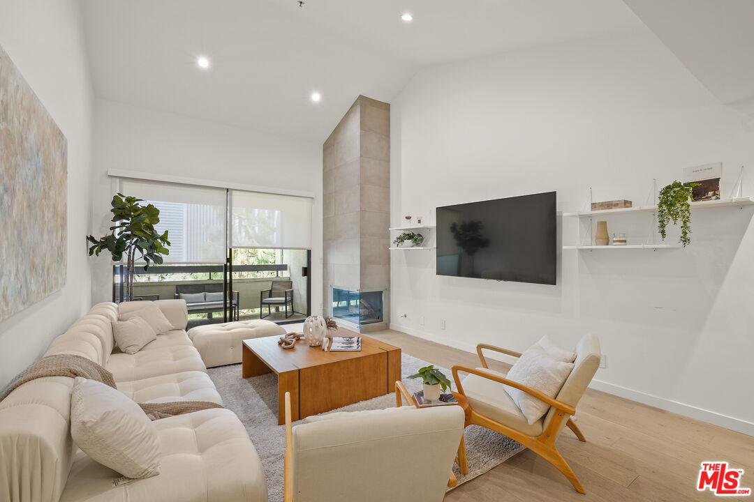 2122 Century Park Ln Unit: 410