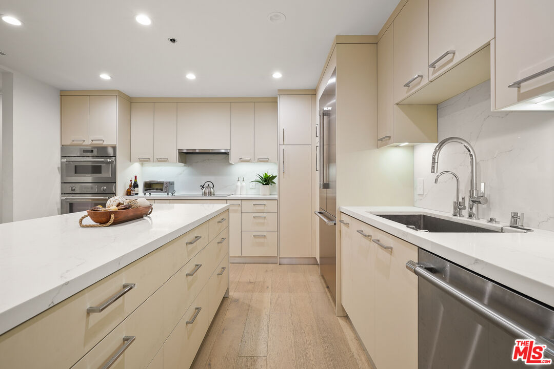 2122 Century Park Ln Unit: 410