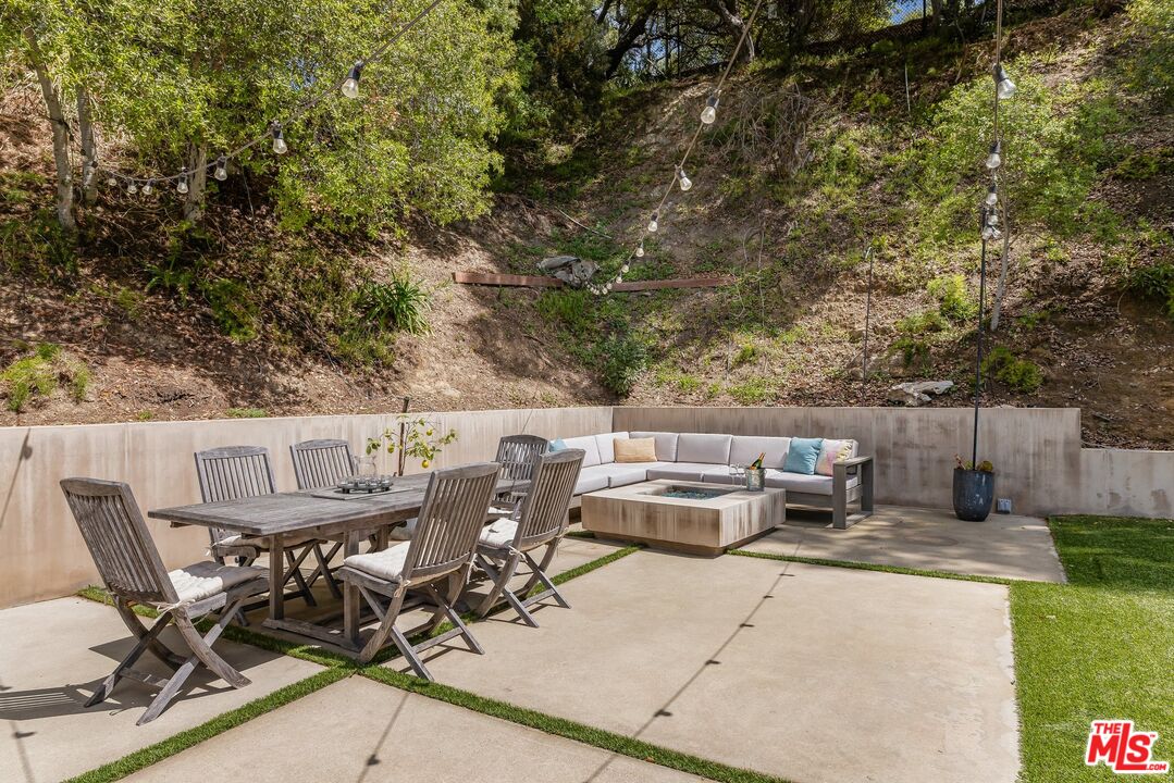874 N Norman Pl