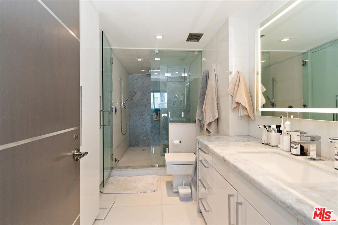 2222 Avenue Of The Stars Unit: 1203