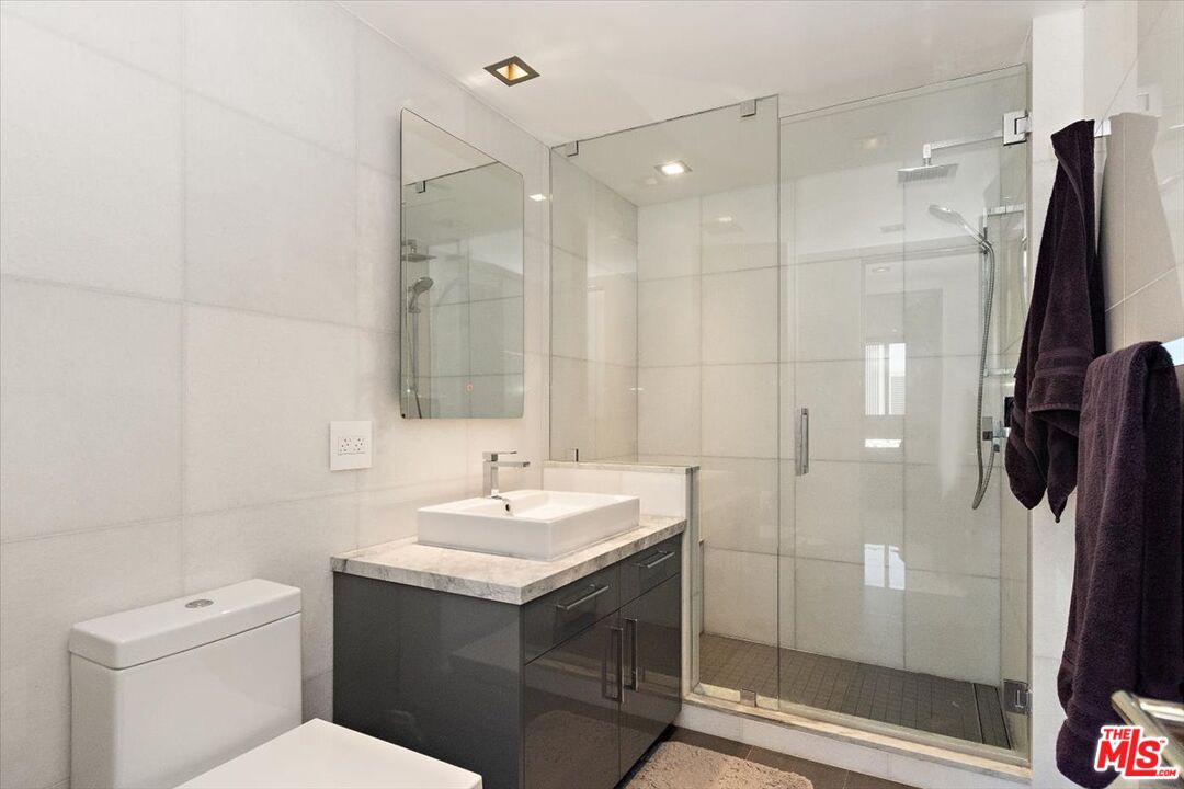 2222 Avenue Of The Stars Unit: 1203