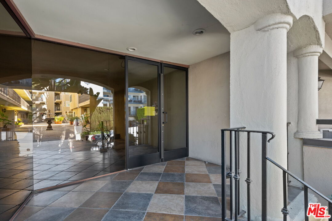 11646 Chenault St Unit: 2