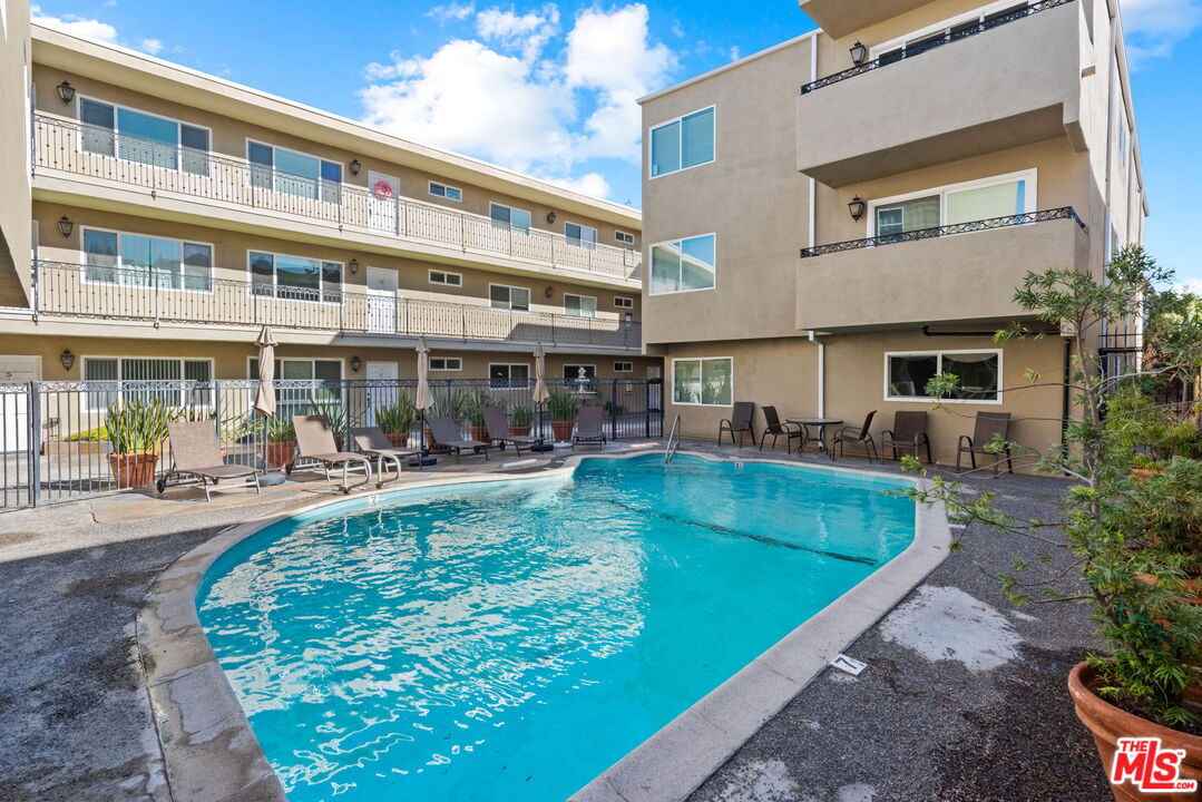 11646 Chenault St Unit: 2