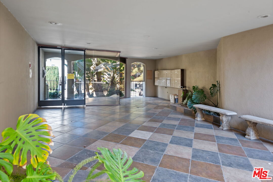 11646 Chenault St Unit: 2