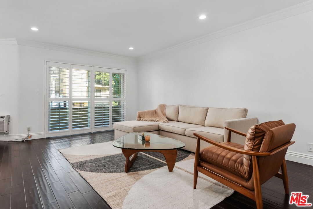 11646 Chenault St Unit: 2