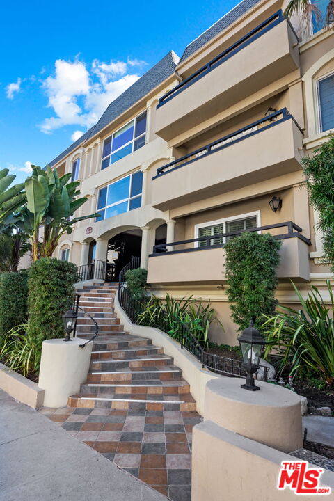 11646 Chenault St Unit: 2