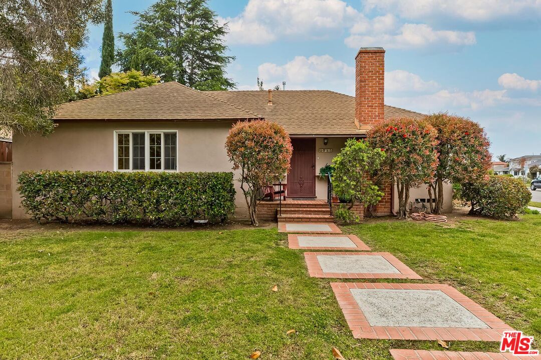 2715 Selby Ave