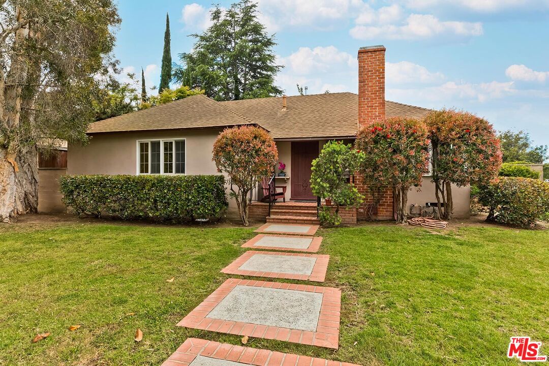2715 Selby Ave