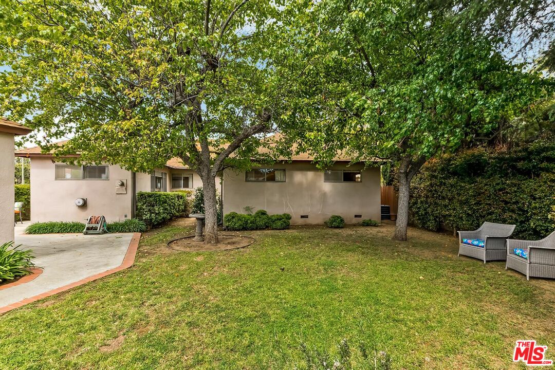 2715 Selby Ave