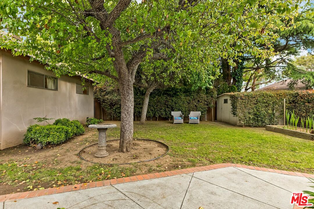 2715 Selby Ave