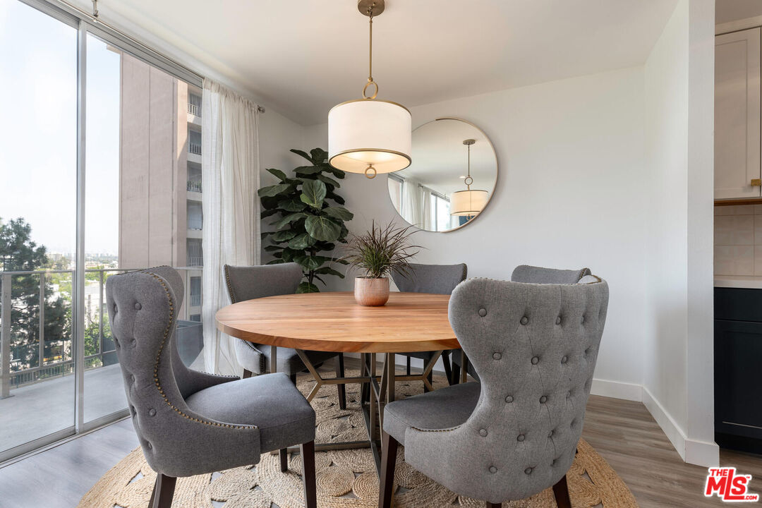 100 S Doheny Dr Unit: 518