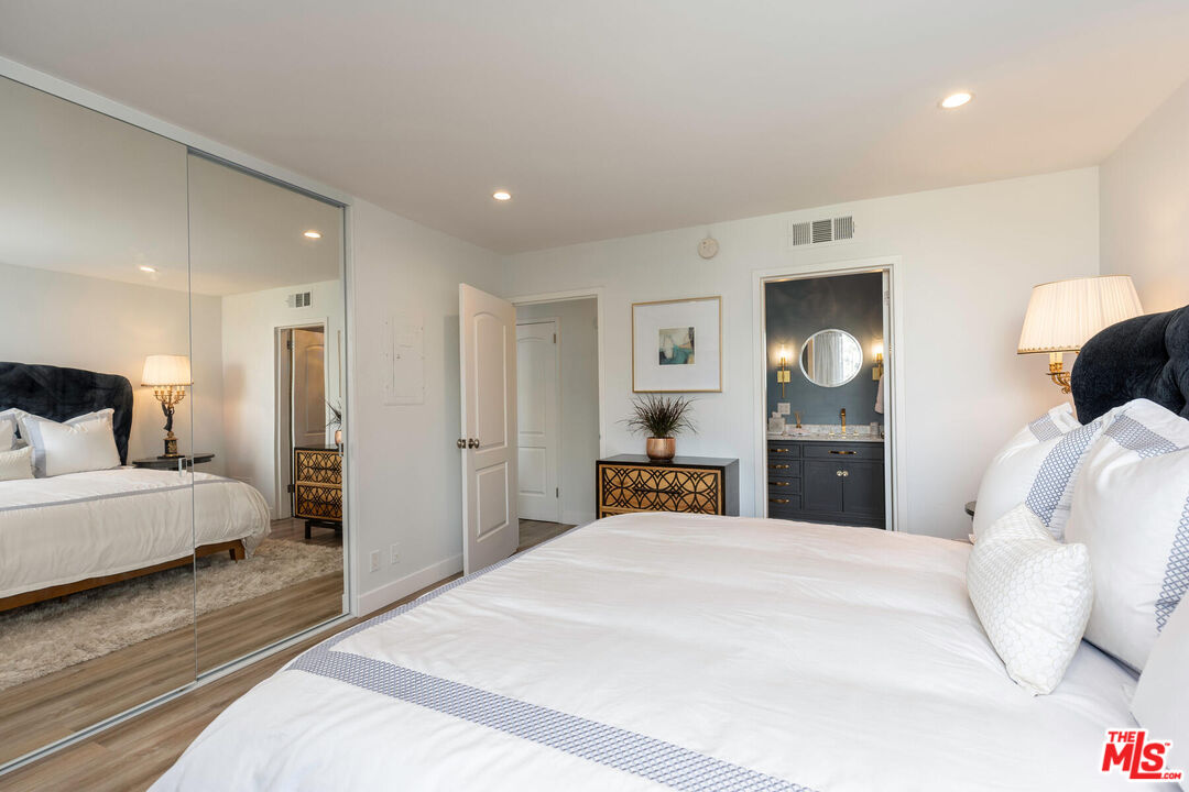 100 S Doheny Dr Unit: 518