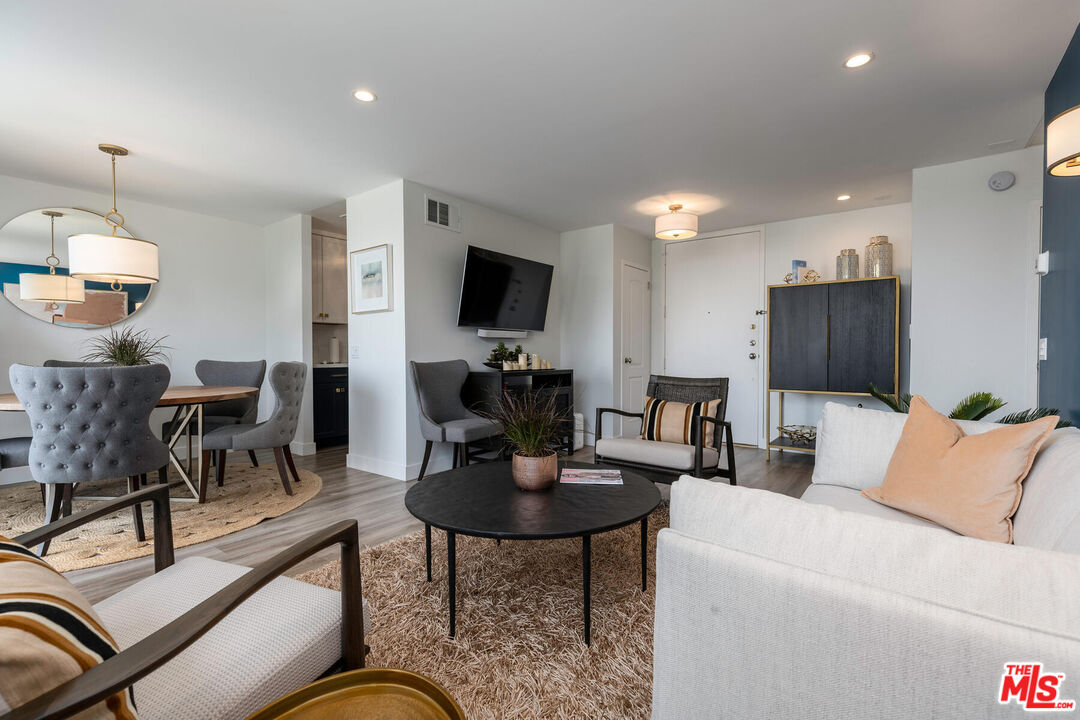 100 S Doheny Dr Unit: 518