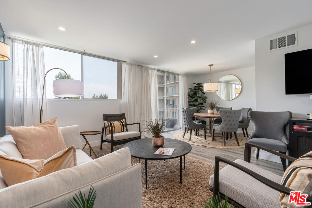 100 S Doheny Dr Unit: 518