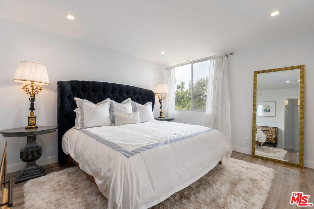 100 S Doheny Dr Unit: 518